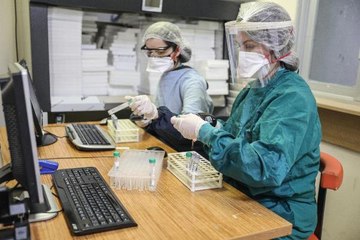 İSTANBUL'UN EN BÜYÜK KORONAVİRÜS TEST LABORATUVARI- 1