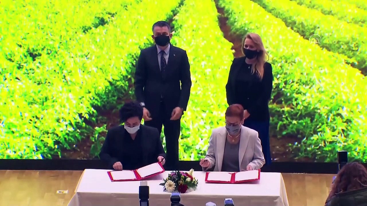 ANKARA - Tarımda 21 Özgün Kadın 'Ben Yaptım Sen de Yaparsın' programı - plaket takdimi