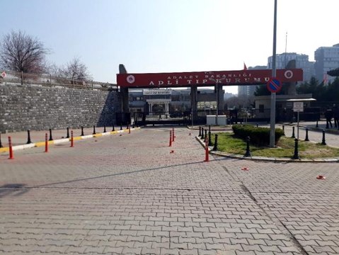 Son dakika haberi: - Çekmeköy'de inşaat çukurunda ölü bulunan kardeşlerin cenazesi Adli Tıp Kurumu'ndan alındı