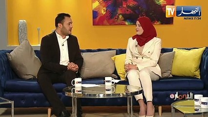 الممثل والمصارع الأمريكي دوين جونسون يخضع لجلسة علاج بالحجامة