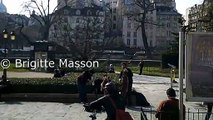 Paris - Cathédrale et musiciens de rue
