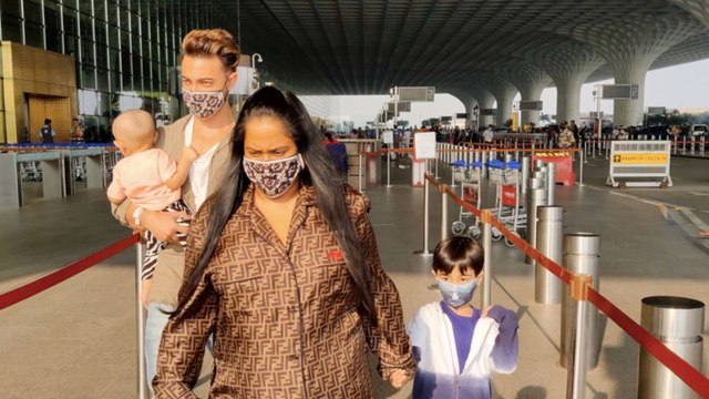 Salman Khan's sister Arpita Khan husband Ayush leaves for Vacations | FilmiBeat