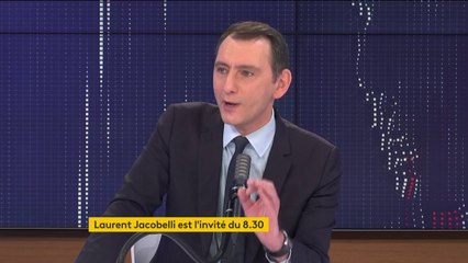 "Quand j'entends le président de la République chauffer à blanc certains jeunes de banlieue en disant que la police commet des délits de faciès et est souvent coupable de violences, il envoie un signal négatif", selon Laurent Jacobelli