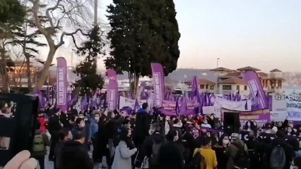 Kadınlar İstanbul'da sokağa indi!