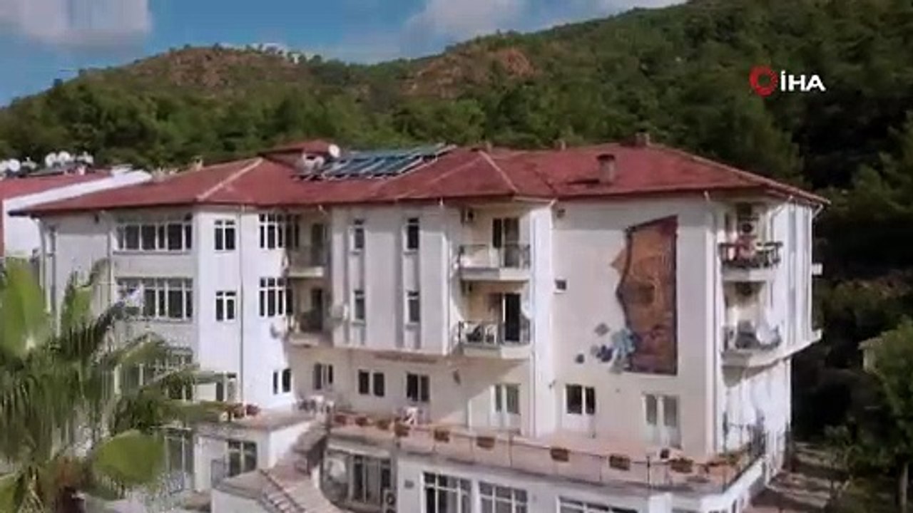 Ünlü tiyatro ve sinema sanatçısı Altan Karındaş vefat etti