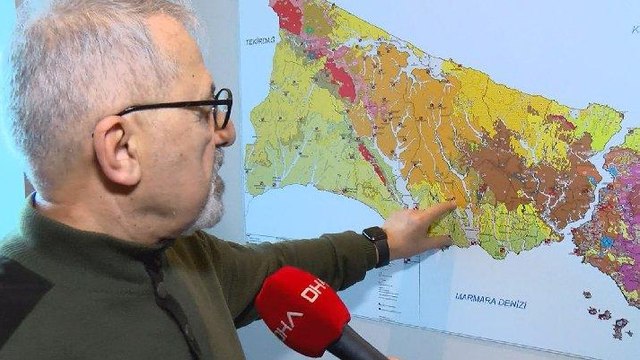 Naci Görür’den İstanbul için kritik uyarı: Şu anda bile kayıyor