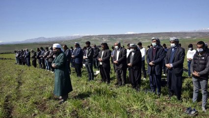 Çiftçiler, yağmur duasına çıktı
