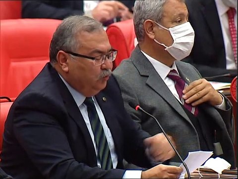 Esnafın yüzde 86’sı kira, fatura, vergi borçlarını ödeyemiyor. 100 bin esnaf kepenk kapattı. Çiftçilerimizin bankalara olan borçları 129 milyar lirayı geçti. Cumhuriyet Halk Partisi iktidarında çiftçiye, esnafa, üreticiye, geçlere hak ettikleri de