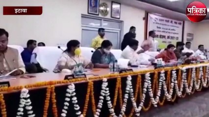 कृषि और प्रभारी मंत्री सूर्य प्रताप शाही ने ली जिला योजना की बैठक
