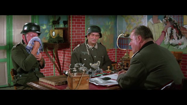 LA GRANDE VADROUILLE Film - Extrait avec Louis de Funès et Bourvil - Interrogatoire