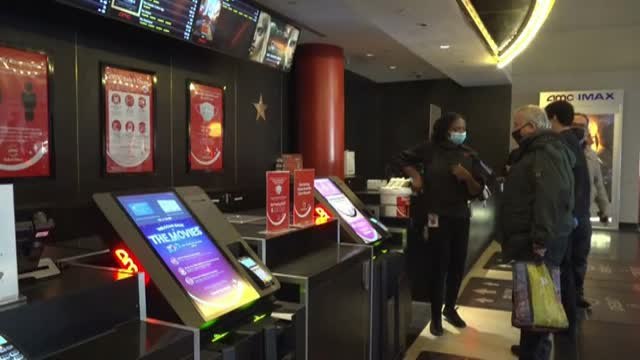 Reabren los cines de Nueva York tras meses cerrados por la pandemia