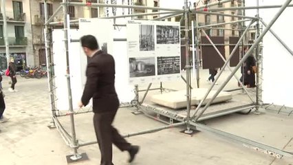Colau visita la muestra "Fotógrafas de Barcelona" dedicada a las creadoras del siglo XX