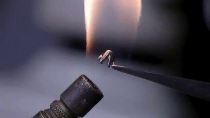 Il transforme cet écrou en une bague magnifique