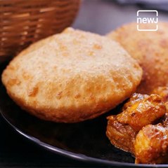 Snacky Saturday: Know Everything About Bengali's Favourite Snack Radhaballabhi