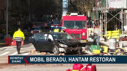2 Mobil Tabrakan Beradu, Hantam Restoran dan Kios