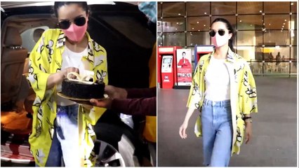 Birthday Girl Shraddha Kapoor snapped at the airport & also celebrated her birthday with media