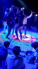 दोस्त की पिस्तौल लहराकर किया था डांस, दोनों गिरफ्तार