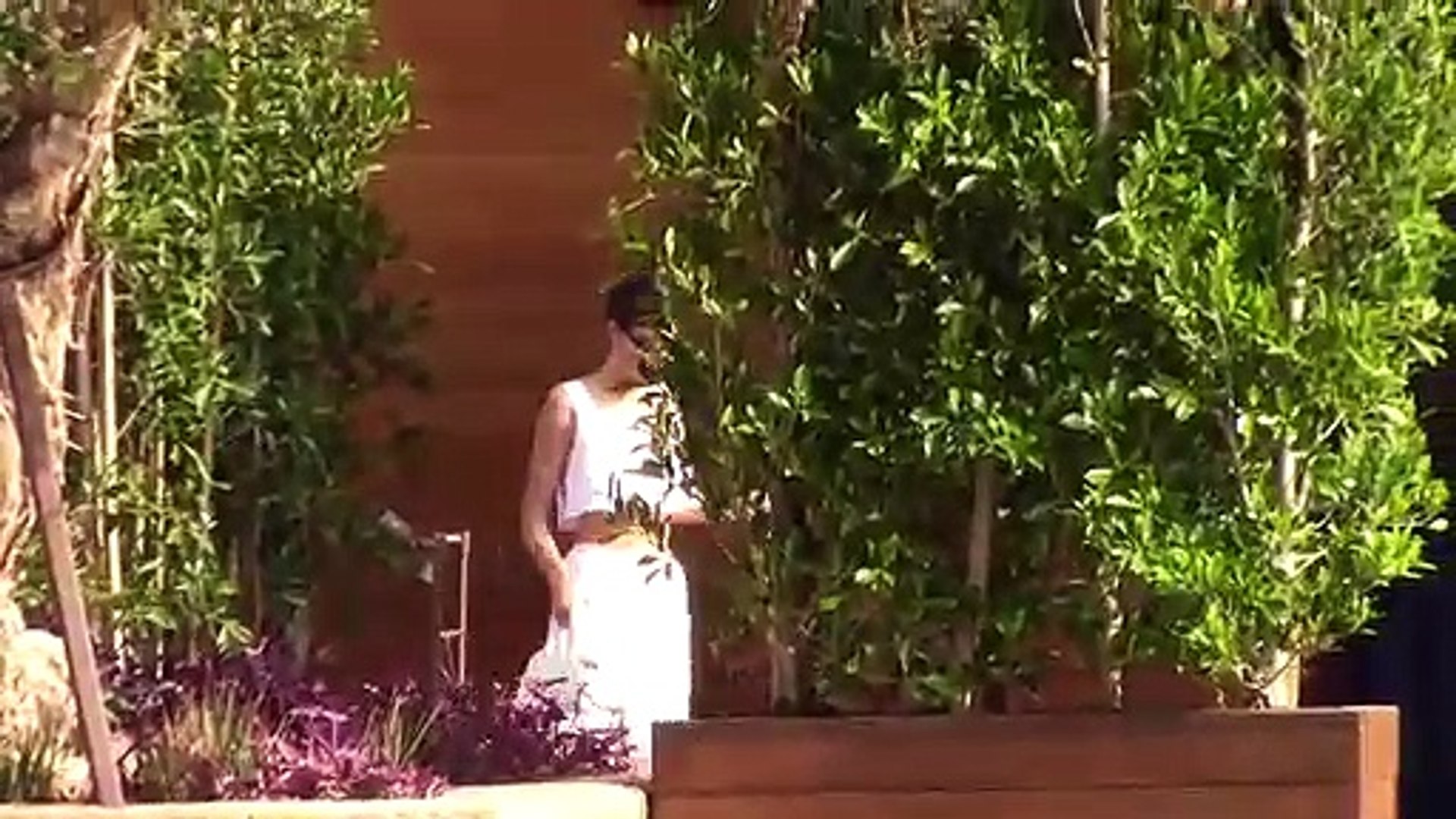 ⁣Kendall Jenner Takes Her Mind Off Family Drama By Hanging With Friends