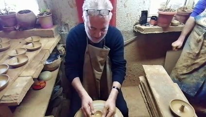 Arif Susam çömlek tezgahında
