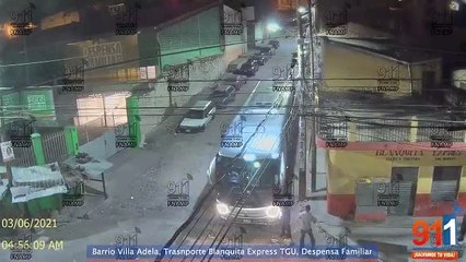 Cámara de seguridad del 911 Honduras capta el momento cuando supuesto gatillero de la Pandilla 18 atenta contra operario de una ruta de transporte en Comayagüela