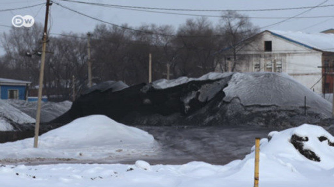 Schwarzer Schnee in Sibirien