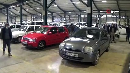 Aylar sonra ikinci el oto pazarı açıldı