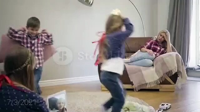 brother&sister fighting pillow