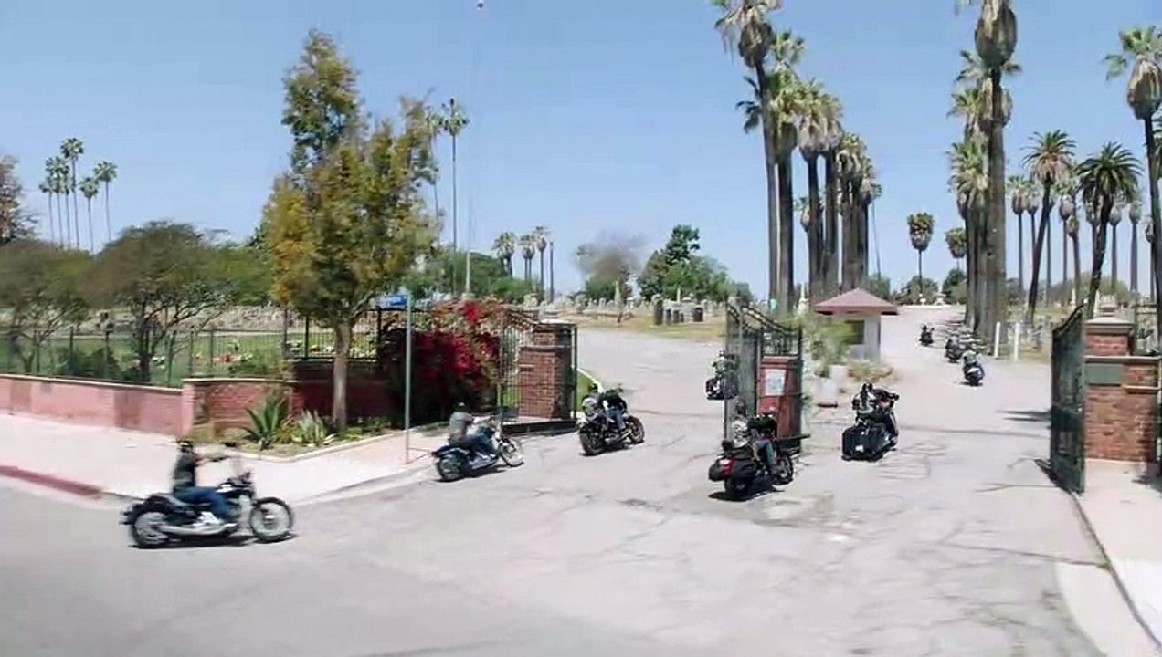 Mayans M.C - S.O.A helping Mayans