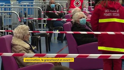 Covid-19 : la campagne de vaccination en France connaît un grand coup d'accélérateur ce week-end