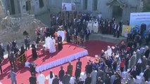 El papa reza por las víctimas de la guerra en la ciudad iraquí de Mosul