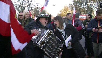 Wien: Tausende protestieren gegen Corona-Auflagen