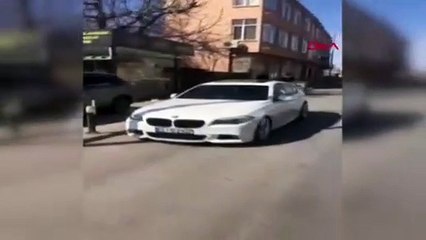 Milyonluk otomobiliyle şov yaparken refüje çıktı