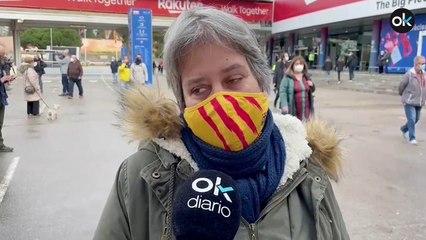 Los socios del Barcelona votan en el Camp Nou para elegir nuevo presidente