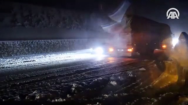 Sivas-Tokat karayolunda ulaşım güçlükle sağlanıyor