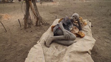 COMO VIVEN LOS AFRICANOS NÒMADAS GANADEROS DE MUNDARI - SUDAN DEL SUR