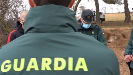 Un hombre rescatado de un pozo se reencuentra con los guardias civiles que le salvaron