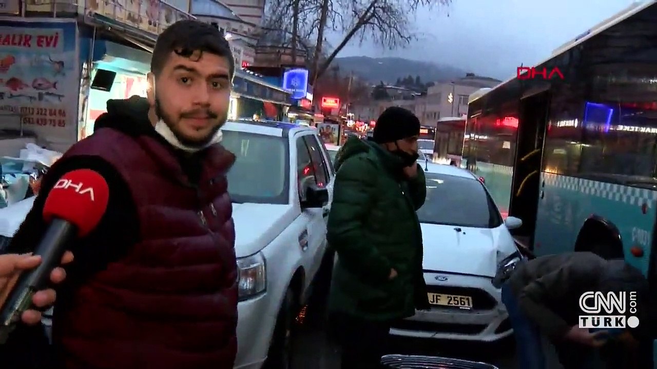 Halk otobüsünün freni boşaldı