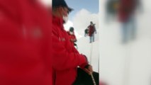 KAHRAMANMARAŞ - Yedikuyular Kayak Merkezi'nde kaybolan 9 kişilik tatilci grubun yardımına JAK timi koştu