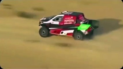 أول فيديو لحادث سيارة يزيد الراجحي في رالي الشرقية