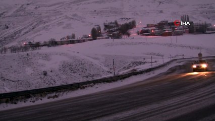 Erzincan’ın yüksek kesimlerinde kar yağışı etkili oluyor