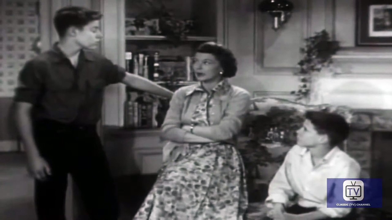 The Adventures of Ozzie and Harriet | Season 1 | Episode 19 | Separate Rooms | Ozzie Nelson