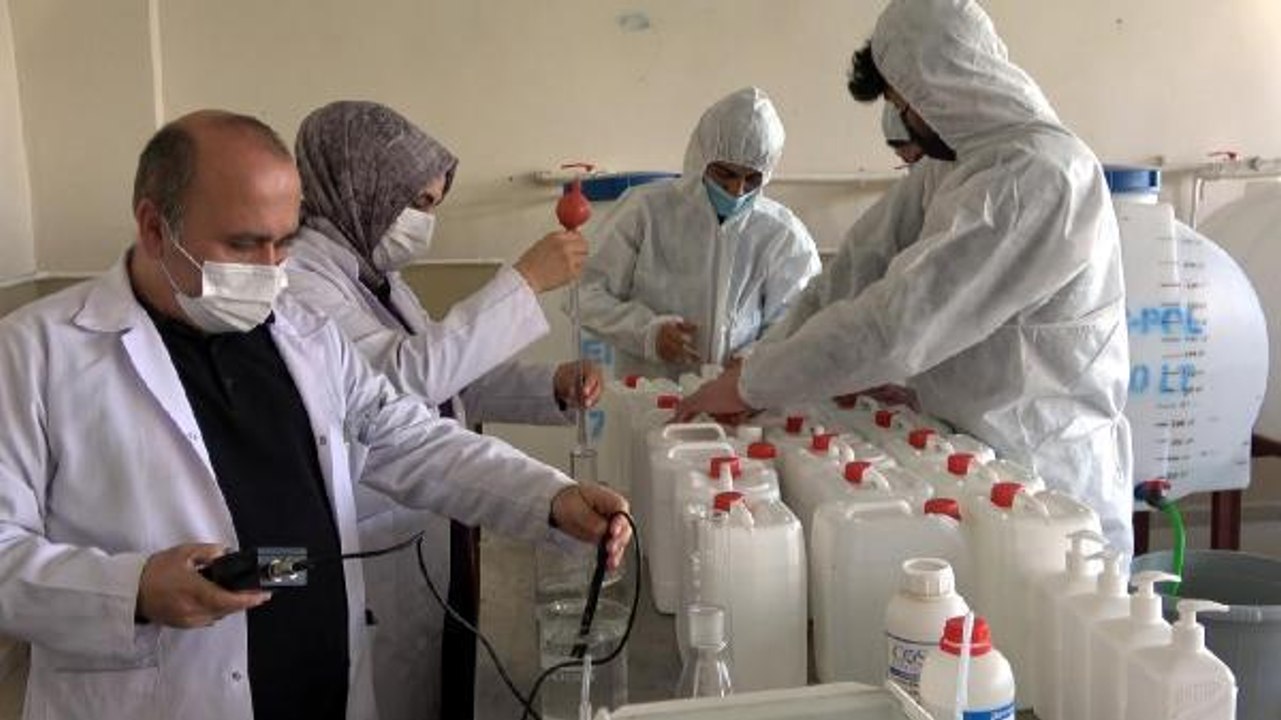 Van'da dezenfektan üretilen meslek lisesinde bir yılda 2 milyon TL ciro