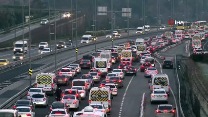 Kısıtlamanın Ardından 15 Temmuz Şehitler Köprüsü'nde Trafik Yoğunluğu