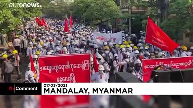 Μιανμάρ: Διαδηλωτές βγήκαν ξανά στους δρόμους, παρά τις νυχτερινές εφόδους των δυνάμεων ασφαλείας