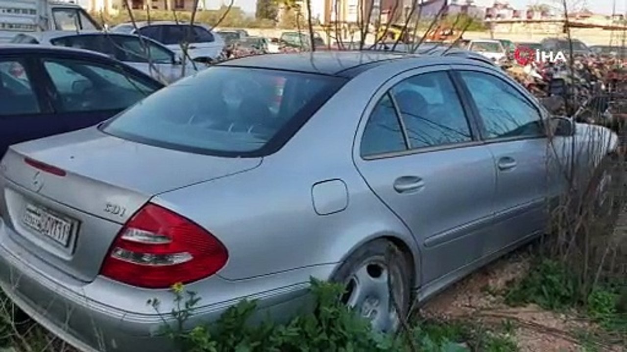 Avrupa'dan çalınan milyonluk lüks araçlar çürümeye terk edildi