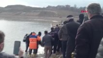 Son dakika haberleri! MALATYA Baraj gölünde alabora olan teknedeki kayıp kişinin cesedi bulundu