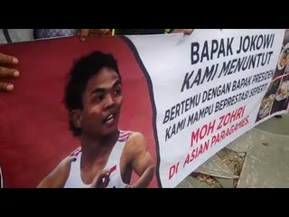 SIAPA ZOHRI? MANTAN ATLET PEPARNAS MENUNTUT BERTEMU JOKOWI...!!!!