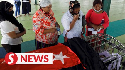 Télécharger la video: Myanmar protests, after death of Suu Kyi official