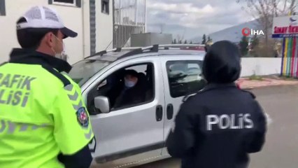 - Kadın sürücülerin ceza korkusu çiçekle son buldu
