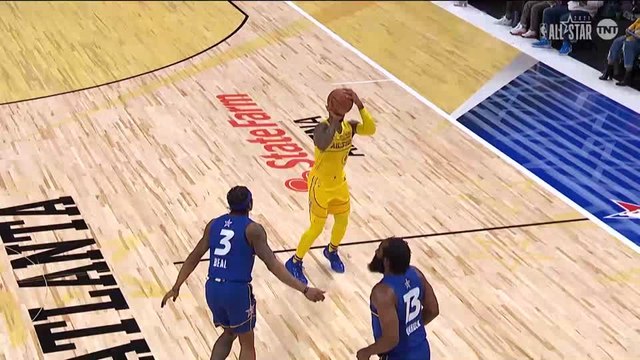 Lightning strikes twice for Lillard with two half-court buckets